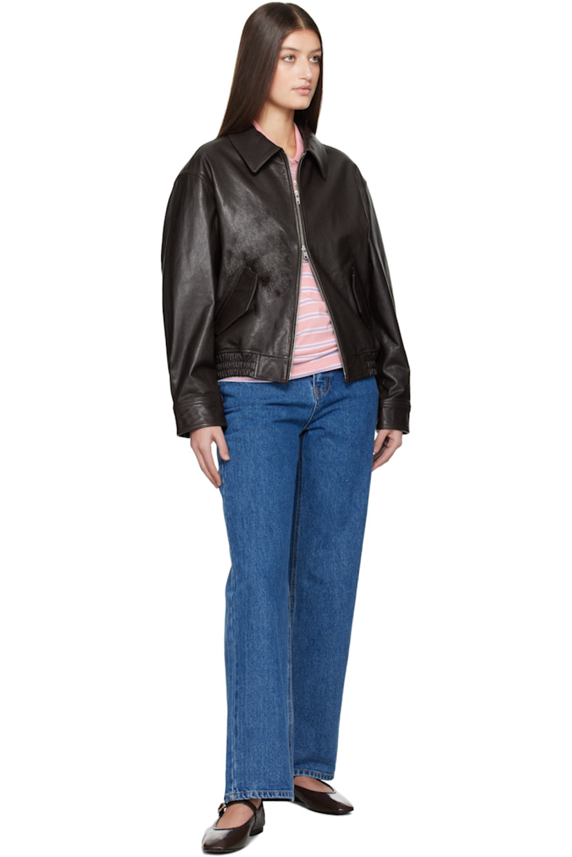 Loose-fit non-stretch denim jeans. Subtle fading throughout.

· Belt loops
· Five-pocket styling
· Zip-fly
· Logo patch at back waistband
· Logo flag at back pocket
· Contrast stitching in tan

Supplier color: Classic blue