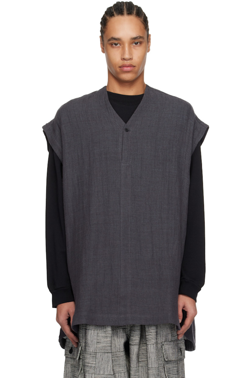 Linen- and cotton-blend hopsack vest.

· V-neck
· Single-button placket
· Droptail hem

Part of the O-Project collection.

Supplier color: Anthracite