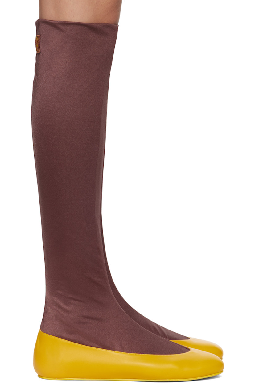 Buffed leather and double-cloth jersey ballerina flats in yellow and brown.

· Extended sock-style collar
· Embroidered logo patch at outer side
· Leather sole with rubber injection

Supplier color: Marigold/Chestnut