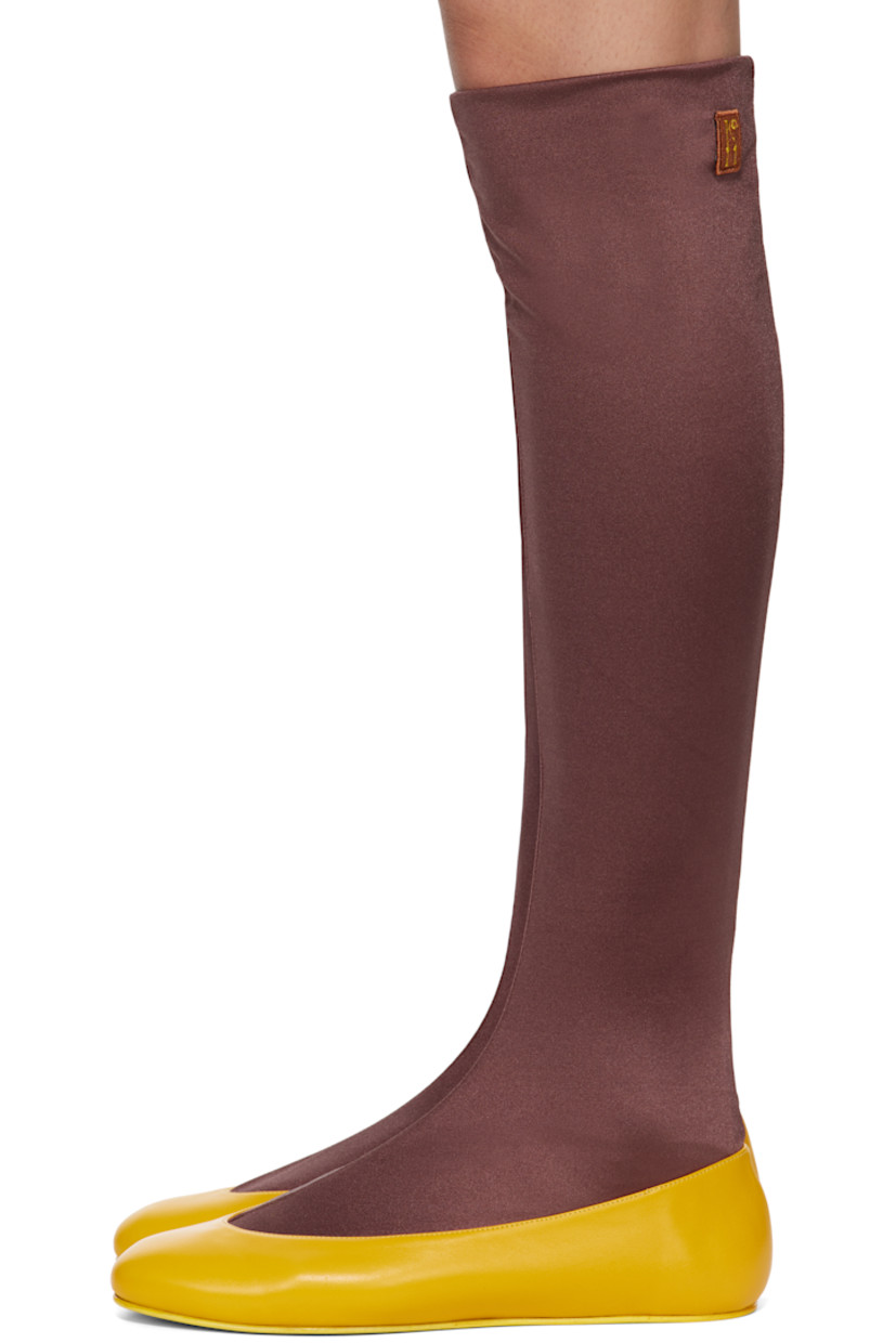 Buffed leather and double-cloth jersey ballerina flats in yellow and brown.

· Extended sock-style collar
· Embroidered logo patch at outer side
· Leather sole with rubber injection

Supplier color: Marigold/Chestnut