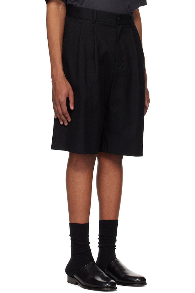 Recycled cotton- and wool-blend twill shorts.

· Loose-fit 
· Belt loops
· Four-pocket styling
· Zip-fly 
· Pleats at front 
· Unlined

Supplier color: Soft black