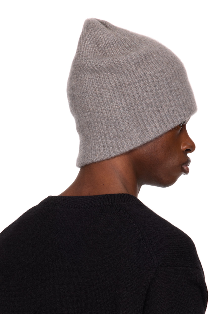 Rib-knit cashmere beanie.

· Handcrafted
· Double-faced heavyweight

Supplier color: Light grey