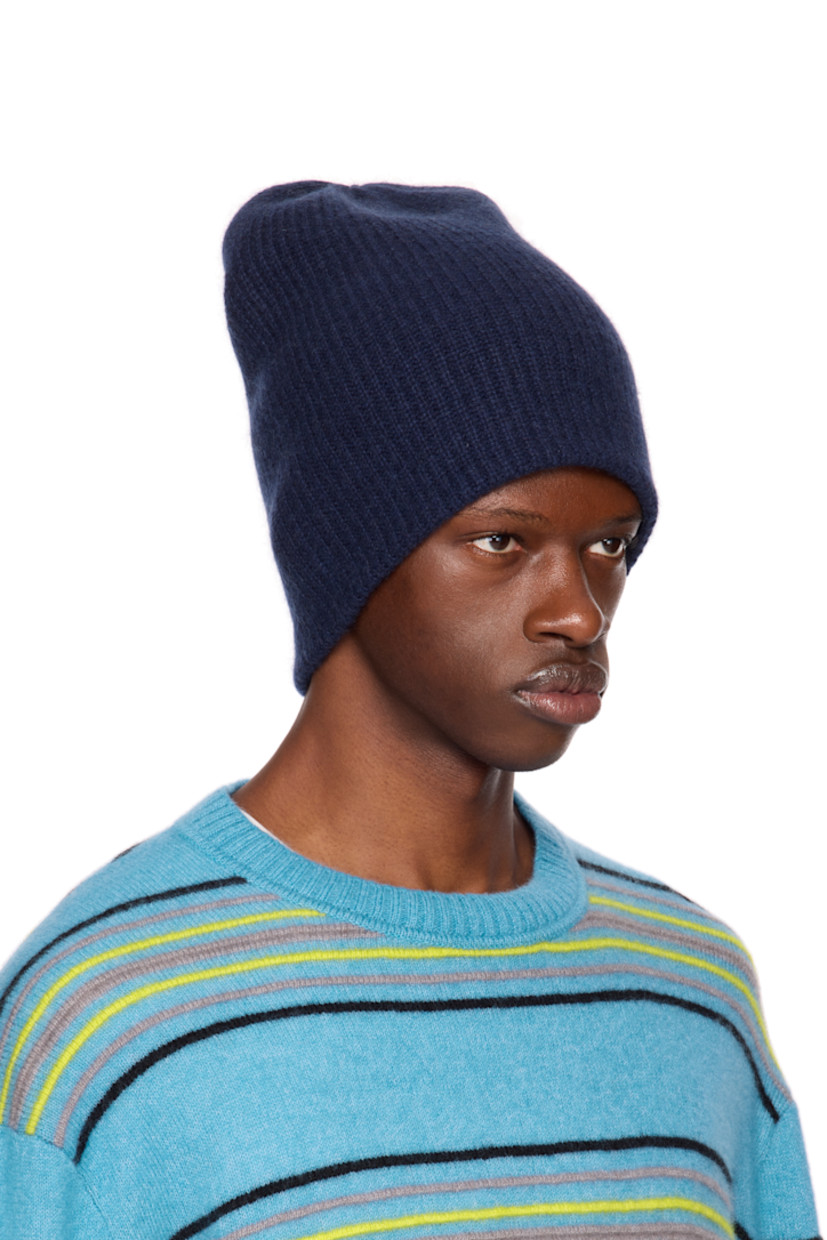 Rib-knit cashmere beanie.

· Handcrafted
· Double-faced heavyweight

Supplier color: Navy