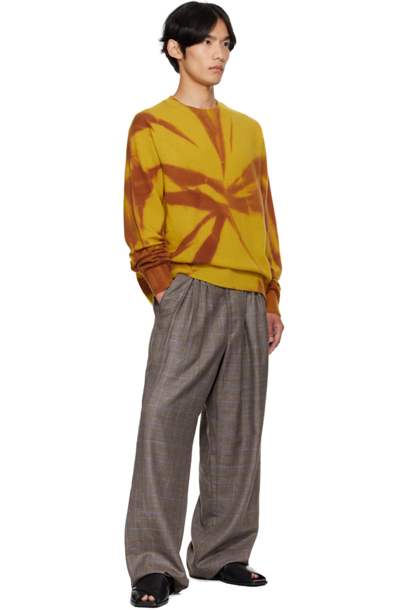 Knit cashmere sweater. 

· Hand-dyed graphic throughout
· Rib-knit crewneck, hem, and cuffs
· Dropped shoulders

Each item is unique. Please note patterning may vary. 

Supplier color: Citronelle