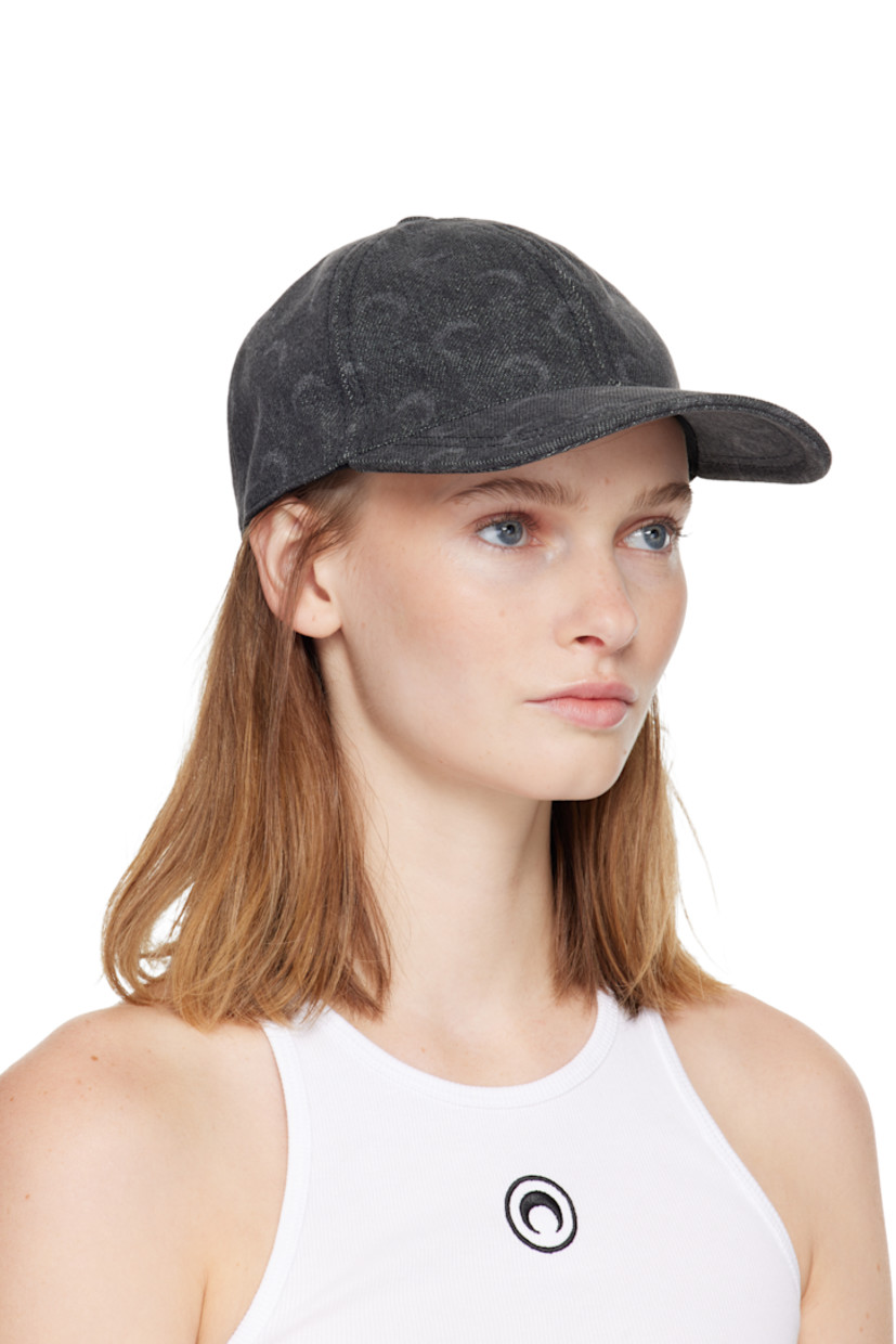 Denim cap.

· Fading and printed logo pattern throughout
· Curved brim
· Velcro fastening
· Cotton twill lining

Supplier color: Dark grey