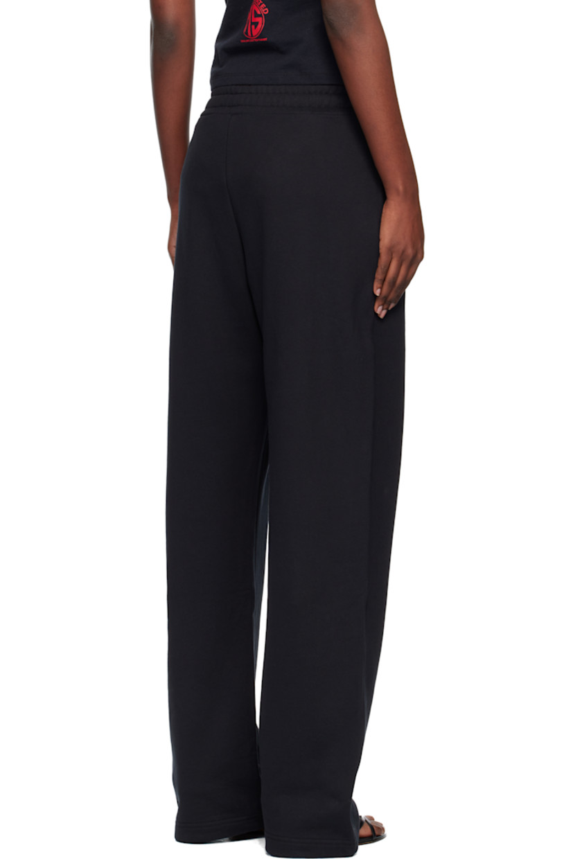French terry sweatpants.

· Concealed drawstring at elasticized waistband
· Two-pocket styling
· Logo embroidered at front
· Logo flag at outseam

Supplier color: Black