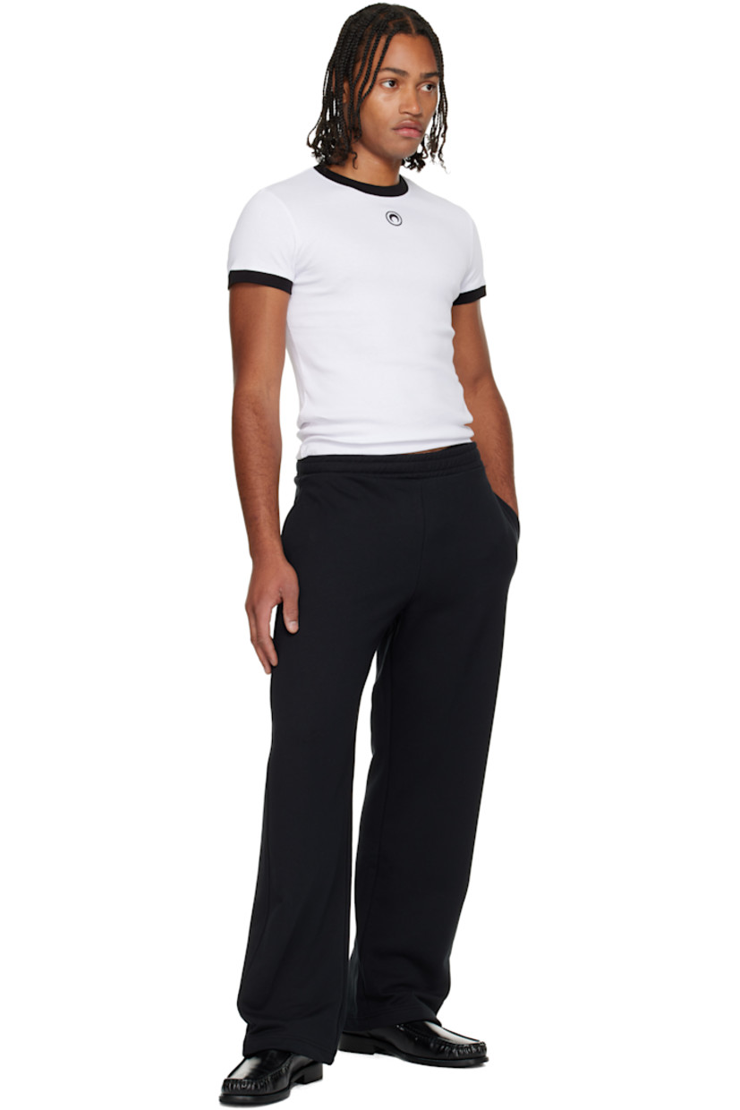 Organic cotton jersey T-shirt.

· Rib-knit crewneck and cuffs
· Logo embroidered at chest
· Logo patch at back collar

Supplier color: Moon logo jersey white/Black