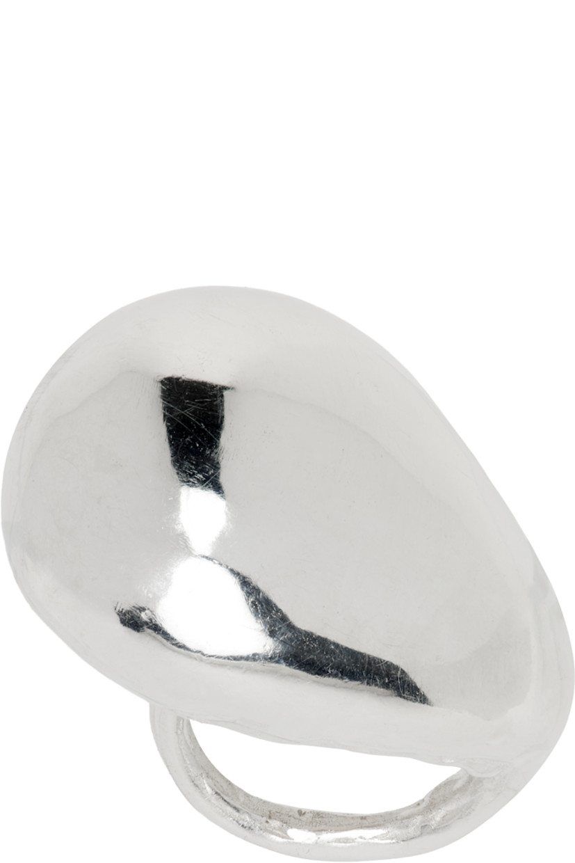 Handcrafted ring in recycled sterling silver. 

Part of the Seda collection.

Supplier color: Silver