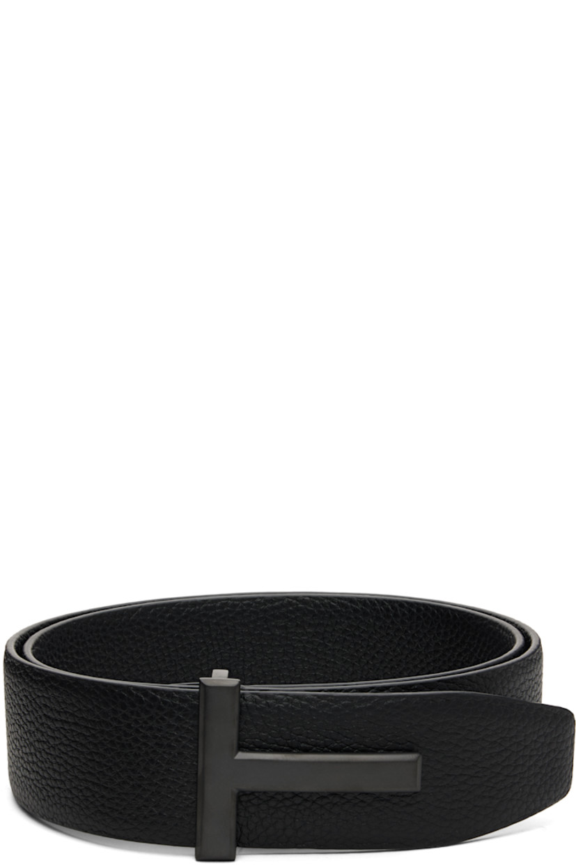 Pebble-grained calfskin belt.

· Logo hardware at post-stud fastening 
· Silver-tone hardware 
· W1.5"

Supplier color: Black