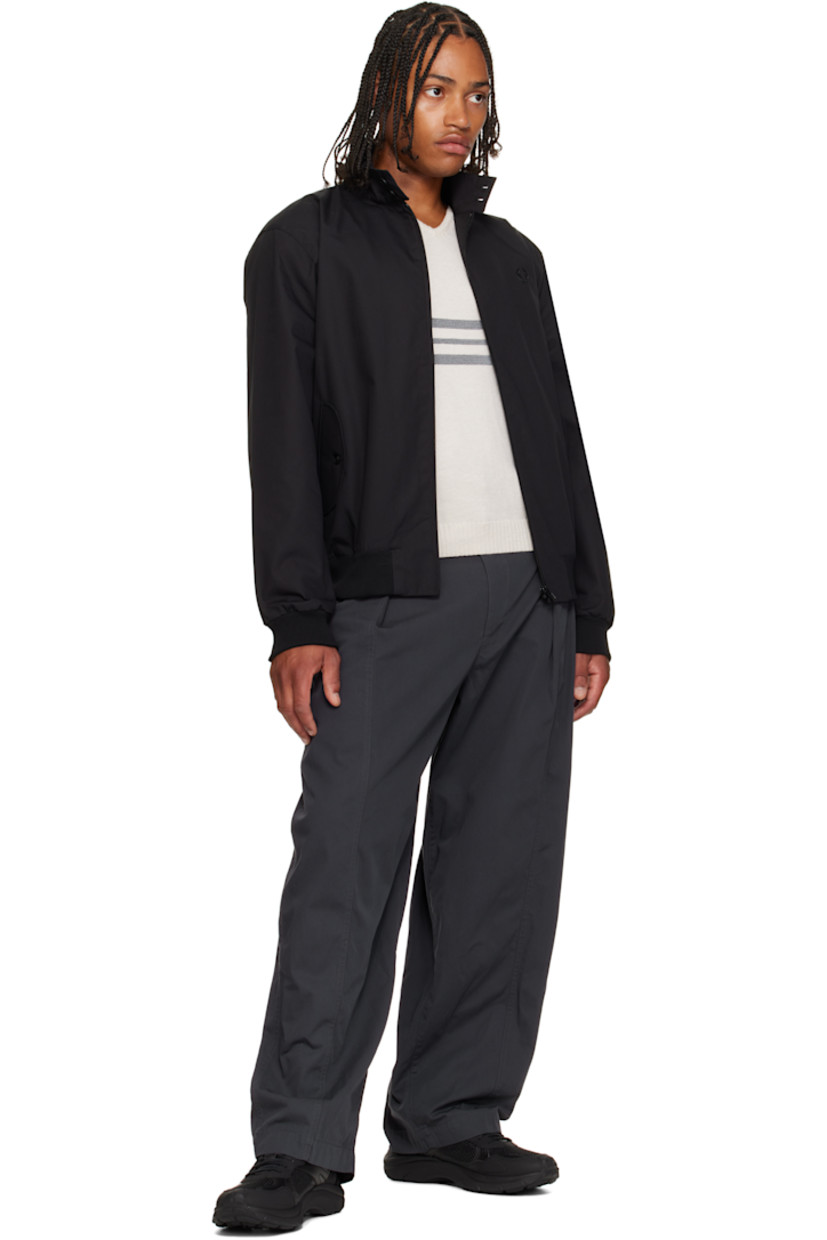Low-top mesh and grained faux-leather sneakers.

· Rubber cap toe 
· Lace-up closure 
· Logo patch at padded tongue 
· Padded collar 
· Text printed at heel tab 
· Logo embossed at outer sides
· Mesh lining
· Treaded rubber sole 

Supplier color: Black