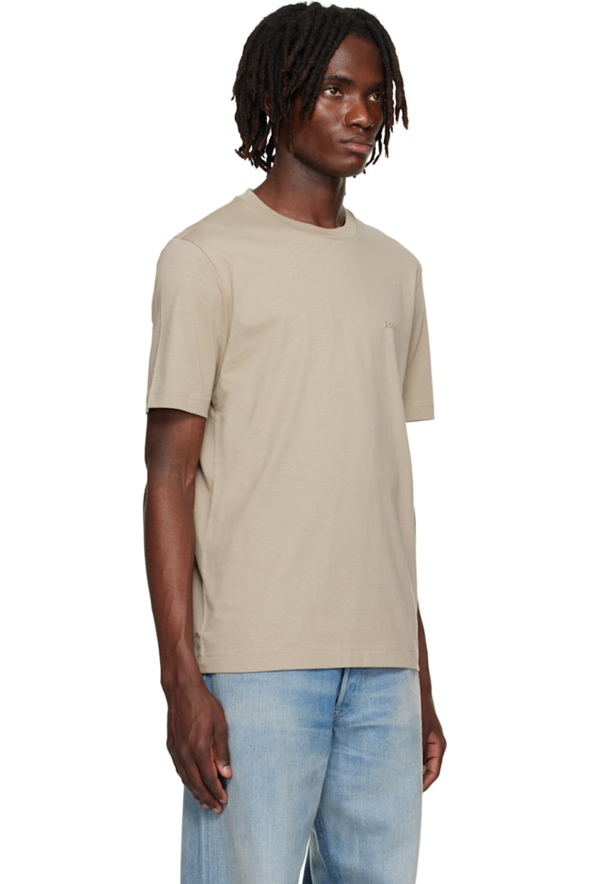 Cotton jersey T-shirt. 

· Rib-knit crewneck
· Rubberized logo bonded at chest 

Supplier color: Dark beige