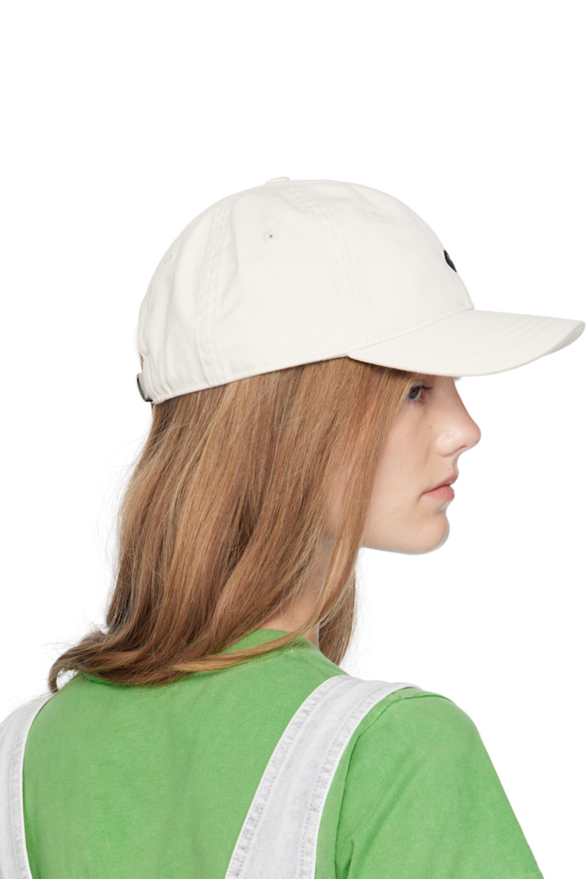 296 g/sqm cotton twill cap.

· Garment-washed 
· Embroidered eyelets at crown
· Embroidered logo at face
· Curved brim 
· Cinch fastening at back
· Twill browband

Supplier color: Wax/Black