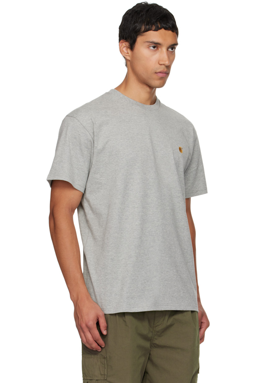 235 g/sqm cotton jersey T-shirt. 

· Rib-knit crewneck
· Logo embroidered at chest 

Supplier color: Grey heather