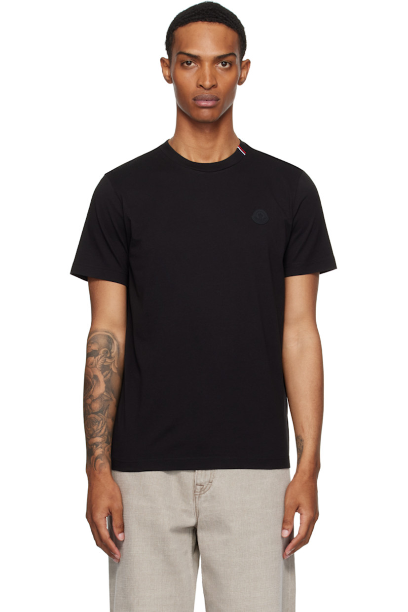 Organic cotton jersey T-shirt.

· Stripes embroidered at rib-knit crewneck
· Rubberized logo patch at chest

Supplier color: Black