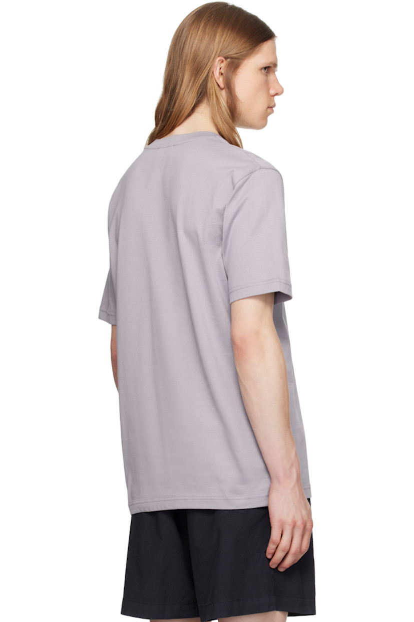 180 gsm organic cotton jersey T-shirt. 

· Rib-knit crewneck
· Logo flag at side seam

Supplier color: Crocus purple