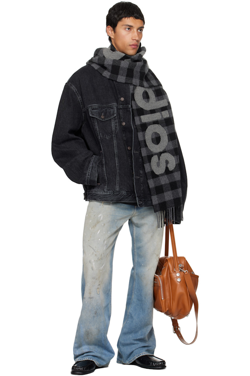 Rectangular felted knit wool-blend scarf.

· RWS-certified wool
· Check pattern throughout
· Fil-coupé logo at face
· Fringed ends
· L80" x W14.75"

Supplier color: Black/Grey