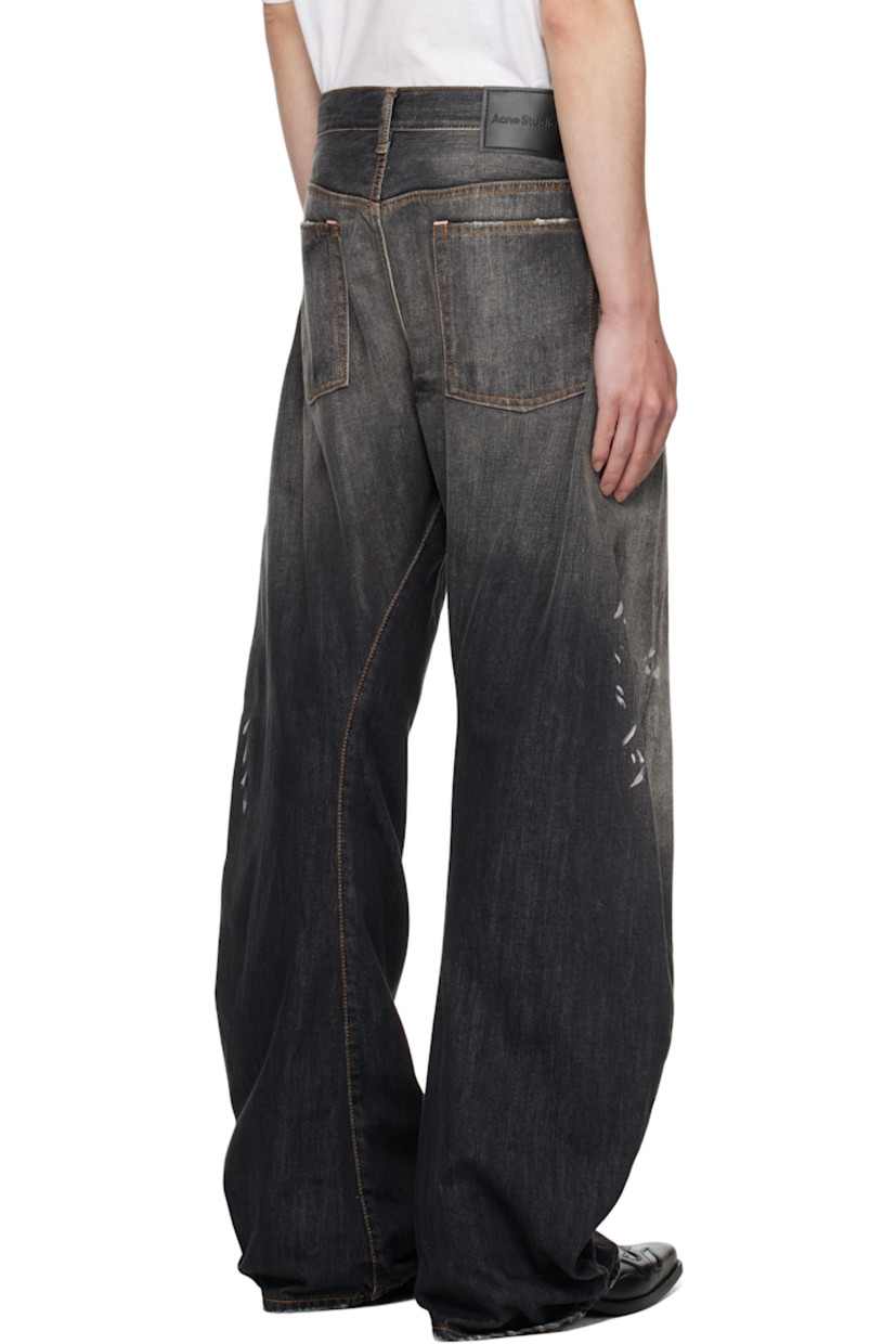 Non-stretch organic cotton denim jeans.

· Fading and paint splatters throughout
· Belt loops
· Five-pocket styling
· Button fly
· Distressing at front and waist
· Seams at front
· Curved legs
· Leather logo patch at back waistband

Each item is unique. Please note patterning may vary slightly.

Supplier color: Black