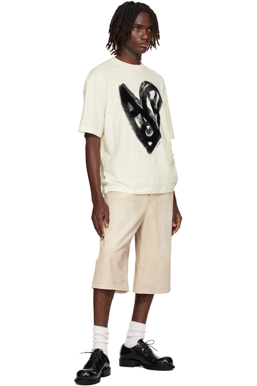 Organic cotton- and True hemp-blend jersey T-shirt. 

· Rib-knit crewneck
· Flocked logo graphic at front 
· Dropped shoulders
· Logo printed at back collar 

Supplier color: Optic white