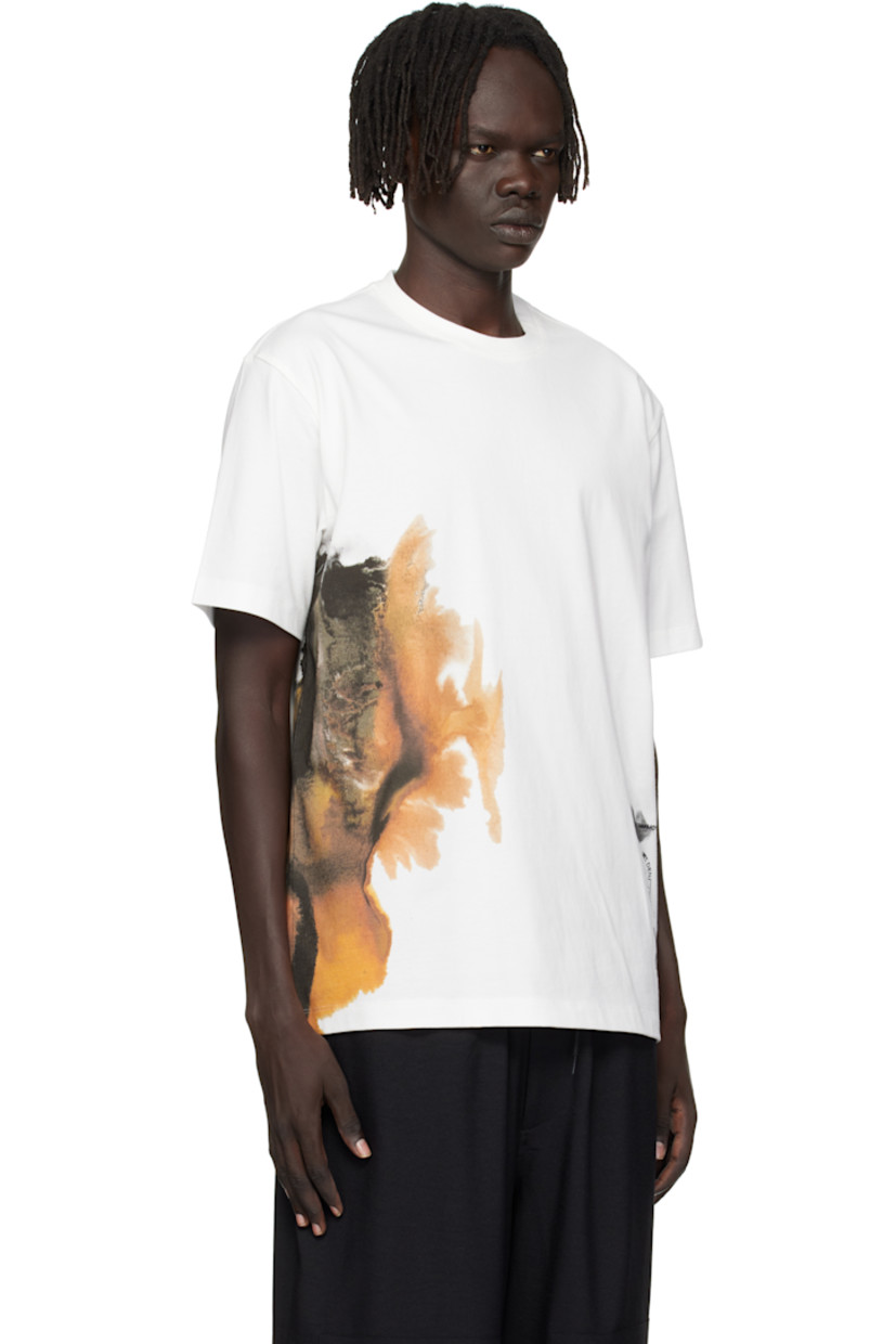Cotton jersey T-shirt.

· Rib-jnit crewneck
· Logo, text, and graphic printed at front

Supplier color: White