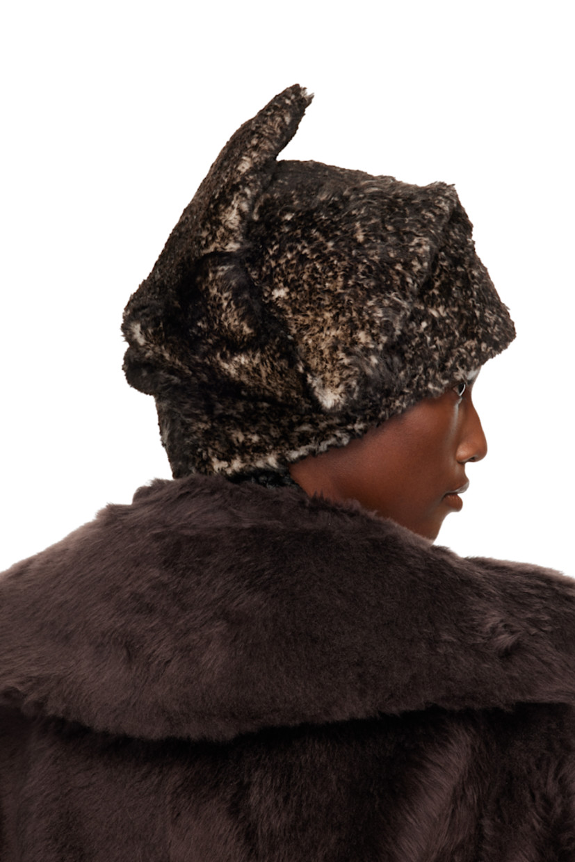 Shearling beanie.

· Ears at crown
· Full satin lining 

Supplier color: Grey marl