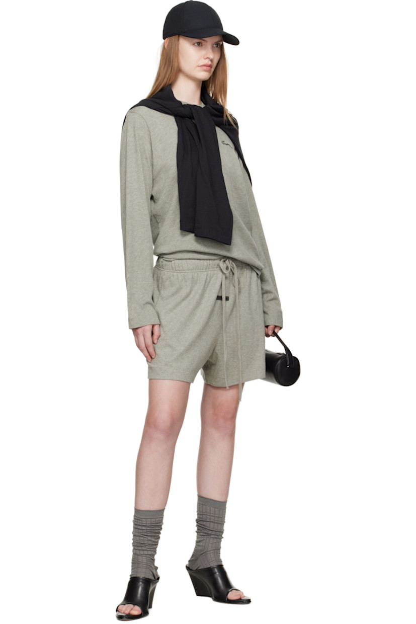 Cotton jersey shorts.

· Drawstring at elasticized waistband 
· Two-pocket styling
· Rubber logo patch at front

Supplier color: Concrete heather