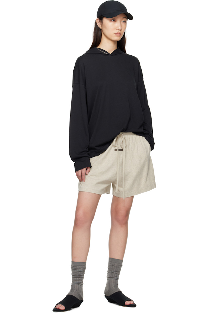 Cotton jersey shorts.

· Drawstring at elasticized waistband
· Two-pocket styling
· Logo patch at front

Supplier color: Heather stone
