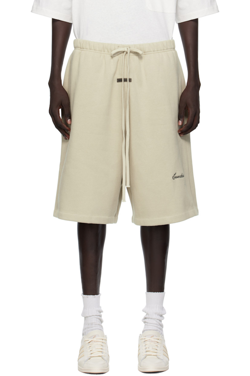 Cotton-blend fleece shorts.

· Drawstring at elasticized waistband
· Two-pocket styling
· Rubber logo patch at front
· Logo embroidered at leg
· Piping at outseams and back

Supplier color: Abbey stone/Tonal piping