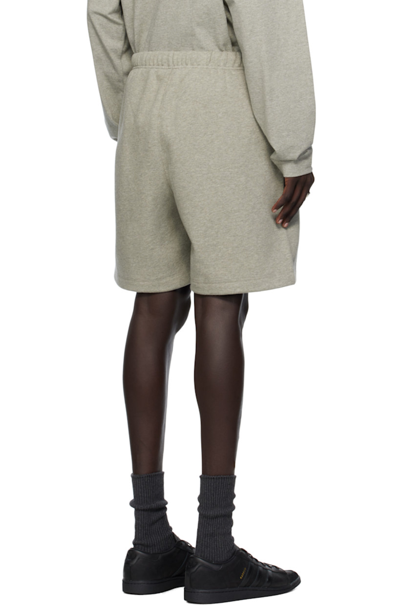 Cotton-blend fleece shorts.

· Drawstring at elasticized waistband
· Two-pocket styling
· Rubber logo patch at front waist
· Bonded logo at leg

Supplier color: Concrete heather
