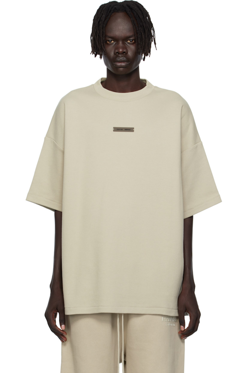 Cotton-blend piqué T-shirt.

· Crewneck
· Rubber logo patch at chest and back collar
· Dropped shoulders

Supplier color: Abbey stone