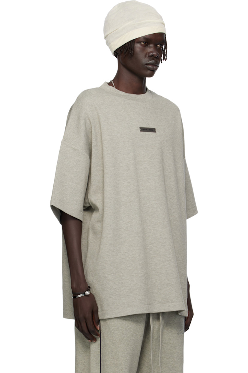 Cotton-blend piqué T-shirt.

· Crewneck
· Rubber logo patch at chest and back collar
· Dropped shoulders

Supplier color: Concrete heather