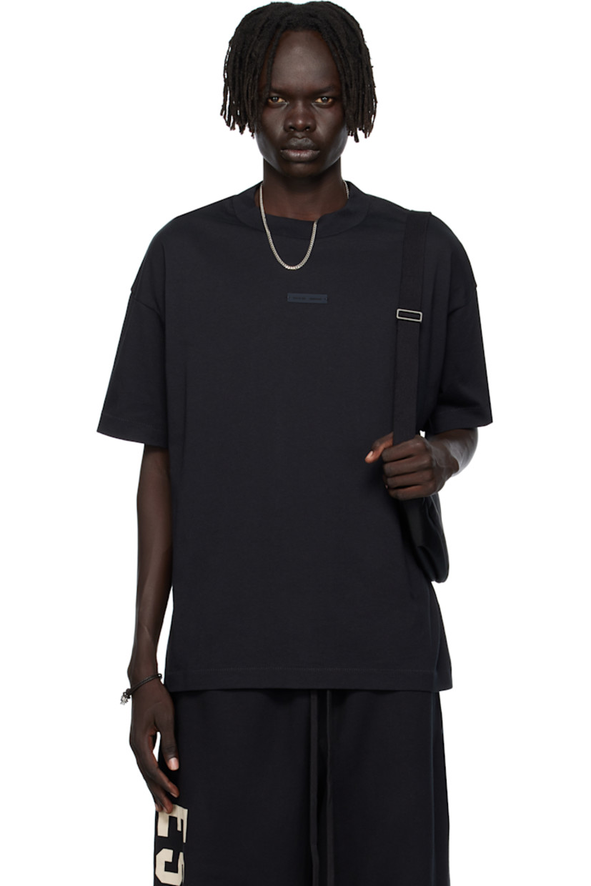 Cotton jersey T-shirt.

· Rib-knit crewneck
· Rubber logo patch at chest
· Dropped shoulders
· Logo bonded at back

Supplier color: Jet black