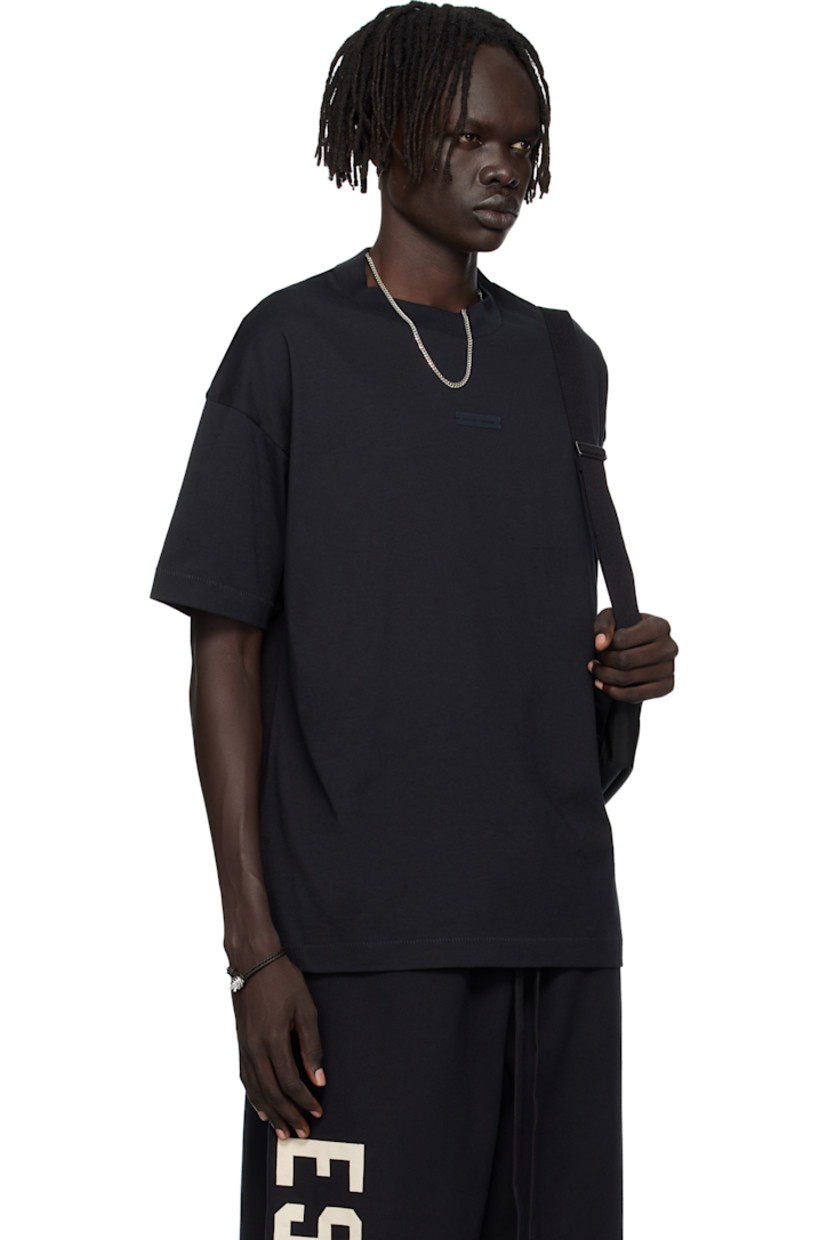 Cotton jersey T-shirt.

· Rib-knit crewneck
· Rubber logo patch at chest
· Dropped shoulders
· Logo bonded at back

Supplier color: Jet black