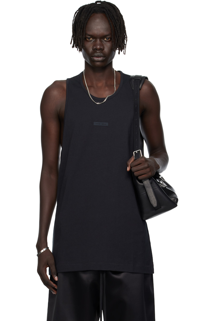 Cotton jersey tank top.

· Scoop neck
· Rubber logo patch at chest
· Bonded logo at back collar 

Supplier color: Jet black