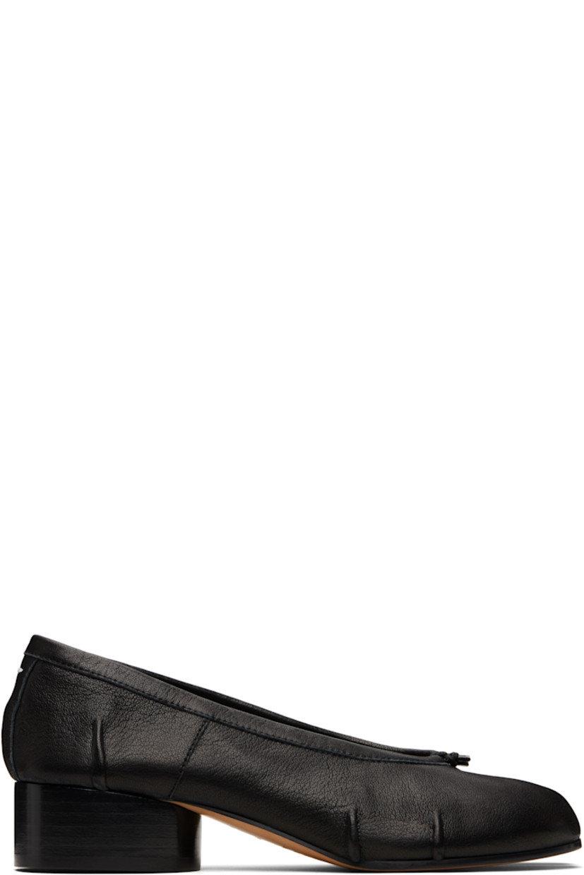 Grained lambskin heels.

· Square cleft toe
· Knotted accent at vamp
· Gathering at sides
· Signature white stitch at heel collar
· Buffed calfskin lining
· Stacked calfskin heel with rubber injection
· Smooth calfskin sole
· Heel: H1.25"

Supplier color: Black