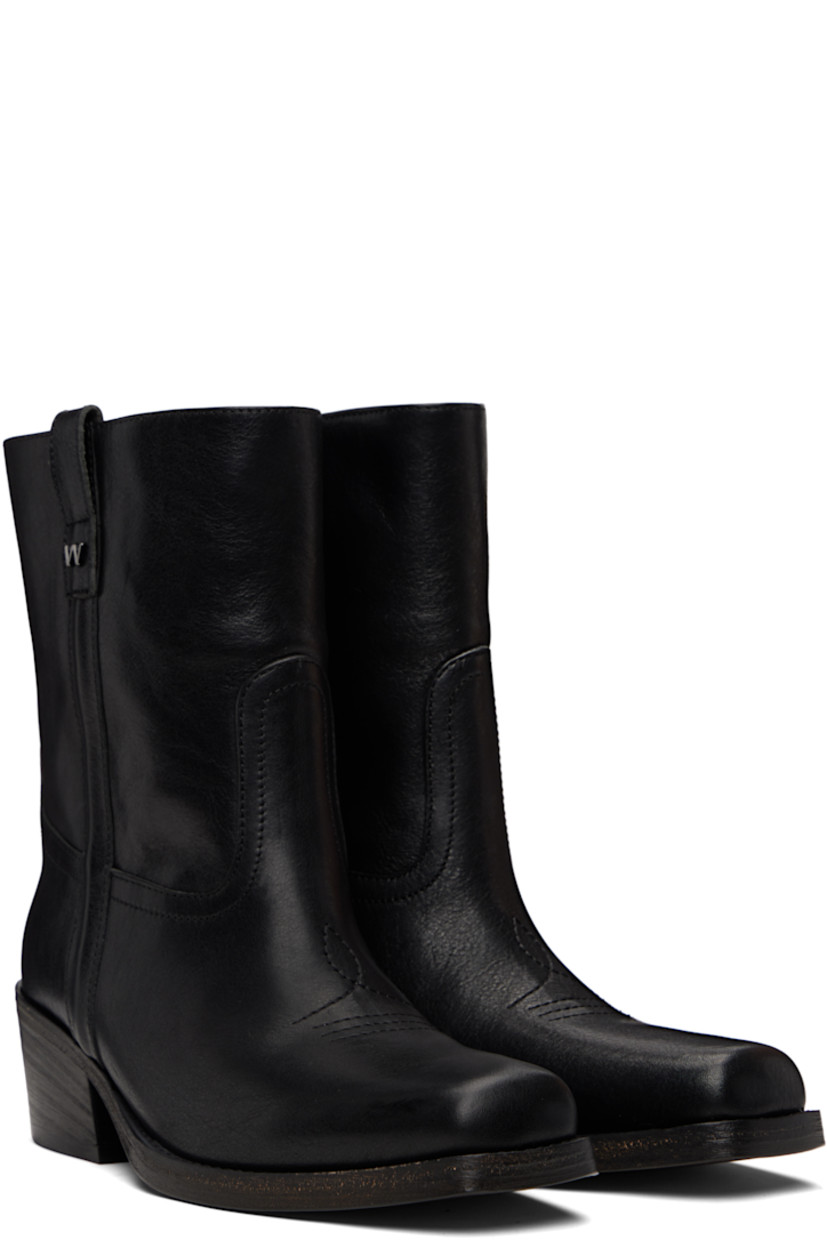 Ankle-high crinkled leather boots. 

· Paneled construction 
· Square toe
· Embroidered detailing at vamp
· Pull-loops at collar
· Logo hardware at outer side
· Buffed leather lining
· Stacked leather heel with rubber injection
· Leather sole
· Heel: H2.25"

Supplier color: Black