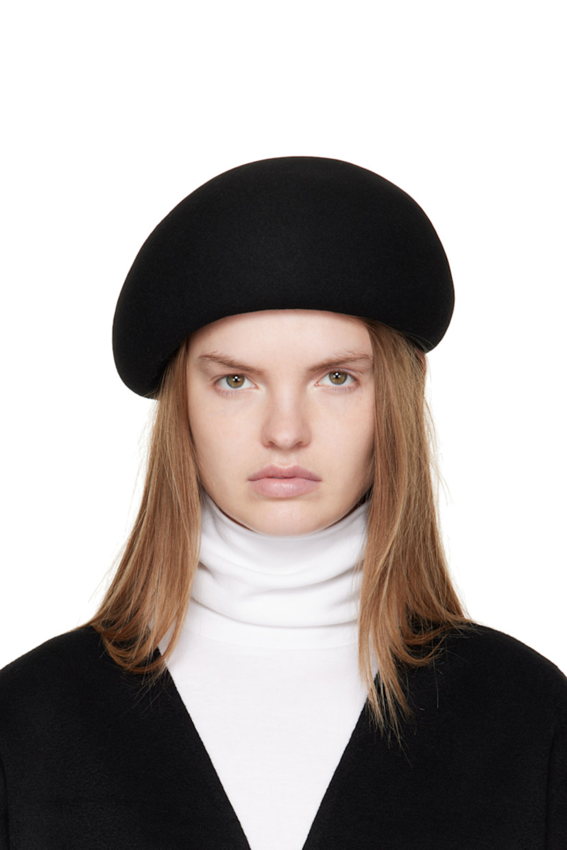 Structured wool felt beret.

· Knit browband 
· Unlined

Supplier color: Black