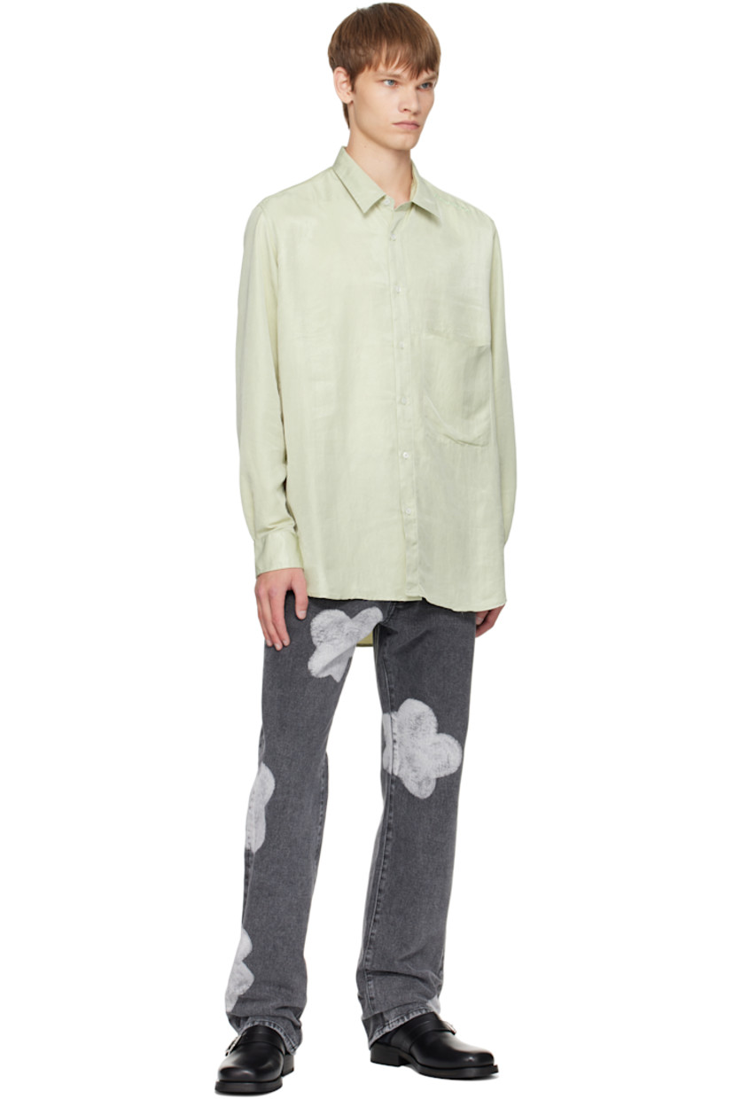 Sateen shirt.

· Spread collar
· Button closure
· Patch pocket at chest
· Shirttail hem
· Logo embroidered at shoulder
· Buttoned barrel cuffs
· Box pleat at back yoke

Supplier color: Lime