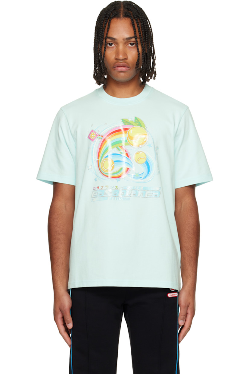 Organic cotton jersey T-shirt. 

· Rib-knit crewneck
· Logo, text, and graphics printed at front 
· Dropped shoulders

Supplier color: Blue