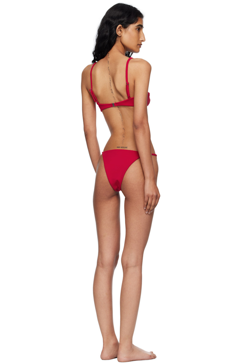 Stretch crêpe bikini top and bottom.

· Sweetheart neck
· Underwire at cups
· Adjustable spaghetti straps
· Hook-eye fastening at back
· Full stretch jersey lining

Supplier color: Red