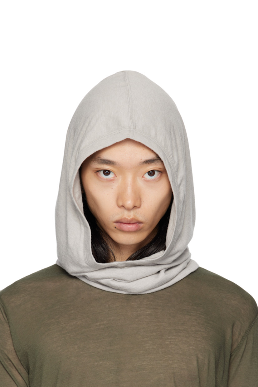 Knit viscose- and angora wool-blend hood. Fully lined.

Supplier color: Pearl