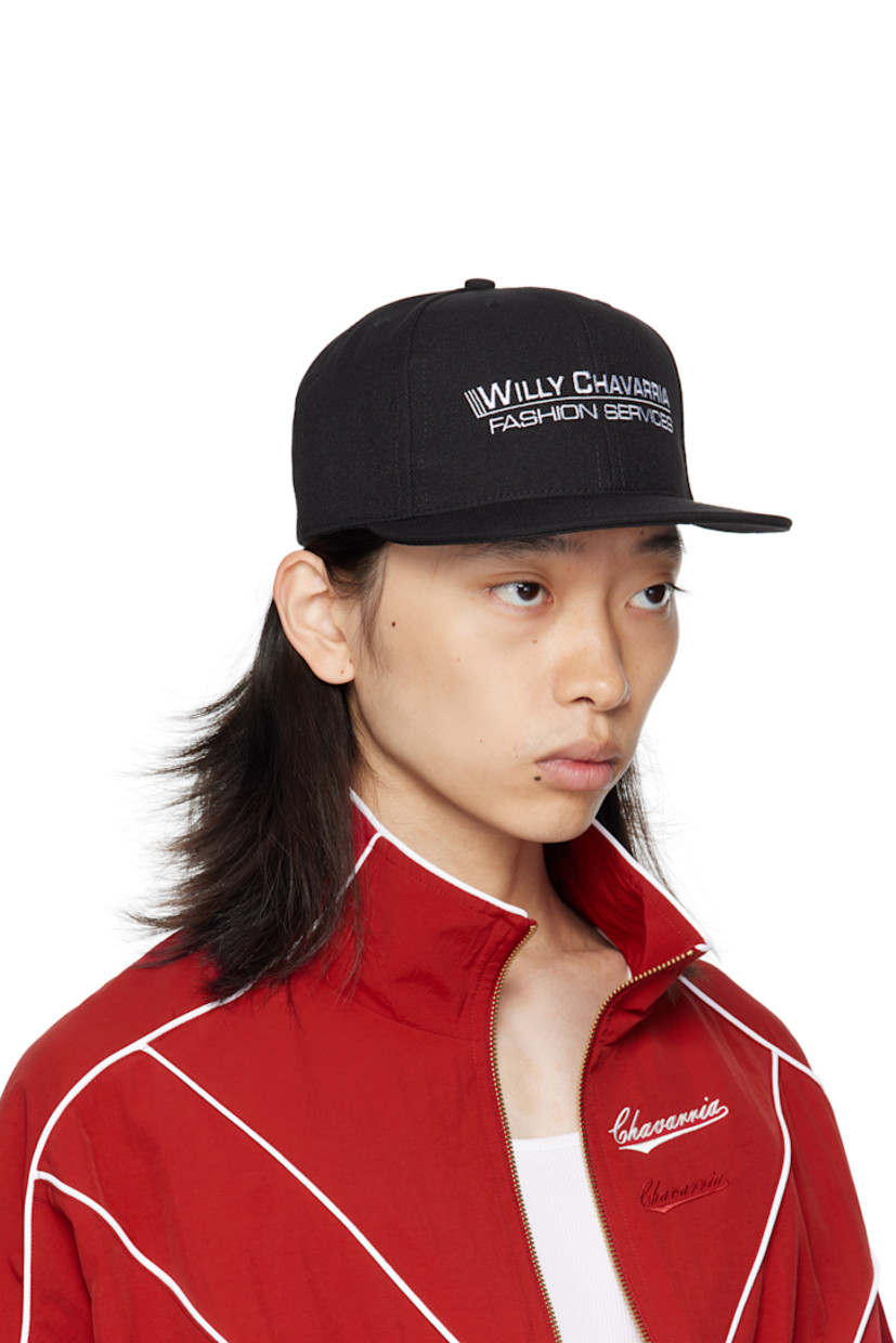 Twill cap.

· Embroidered eyelets at crown
· Embroidered logo at face and side
· Flat brim 
· Snapback fastening at back face
· Twill browband

Supplier color: Black