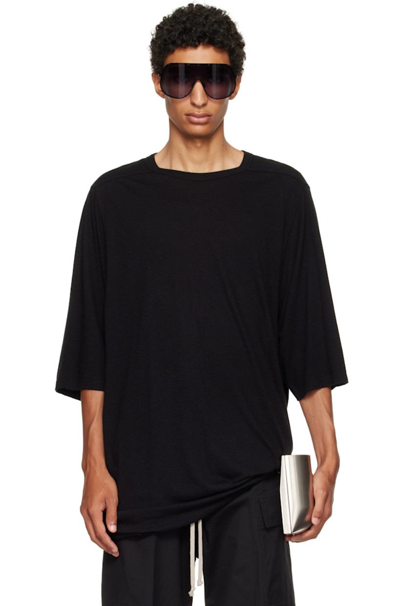 Nylon- and viscose-blend jersey T-shirt.

· Oversized
· FSC®- and RWS-certified
· Rib-knit crewneck
· Offset seam at shoulders
· Central seam at back

Supplier color: Black