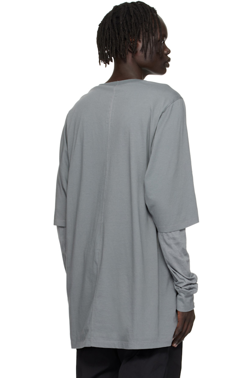 Organic cotton jersey T-shirt.

· Oversized
· GOTS-certified organic cotton
· Rib-knit crewneck
· Offset seam at shoulders
· Central seam at back

Supplier color: Washed indigo
