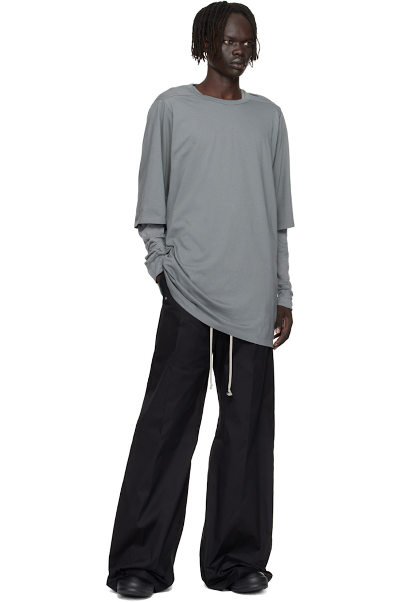 Organic cotton jersey T-shirt.

· Oversized
· GOTS-certified organic cotton
· Rib-knit crewneck
· Offset seam at shoulders
· Central seam at back

Supplier color: Washed indigo