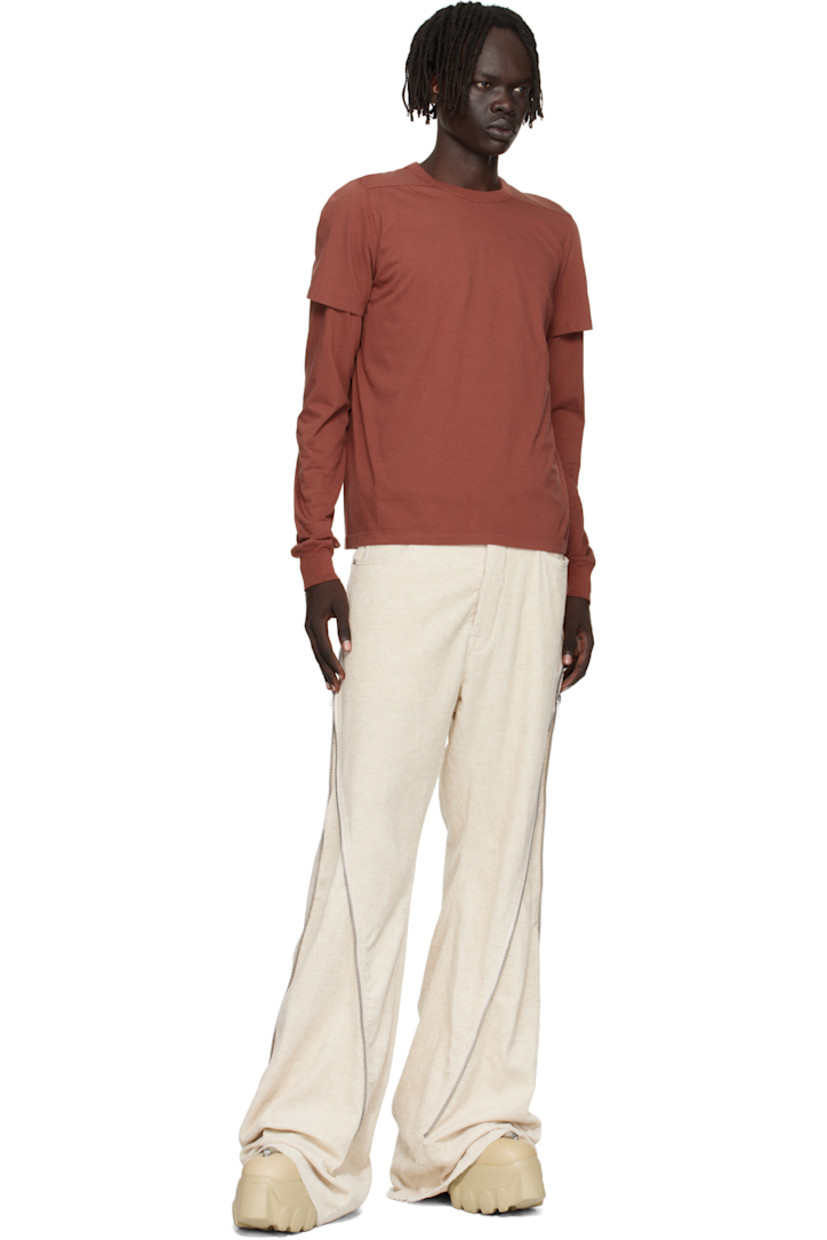 Organic cotton jersey T-shirt.

· GOTS-certified organic cotton
· Rib-knit crewneck 
· Offset seam at shoulders
· Central seam at back

Supplier color: Dark pink
