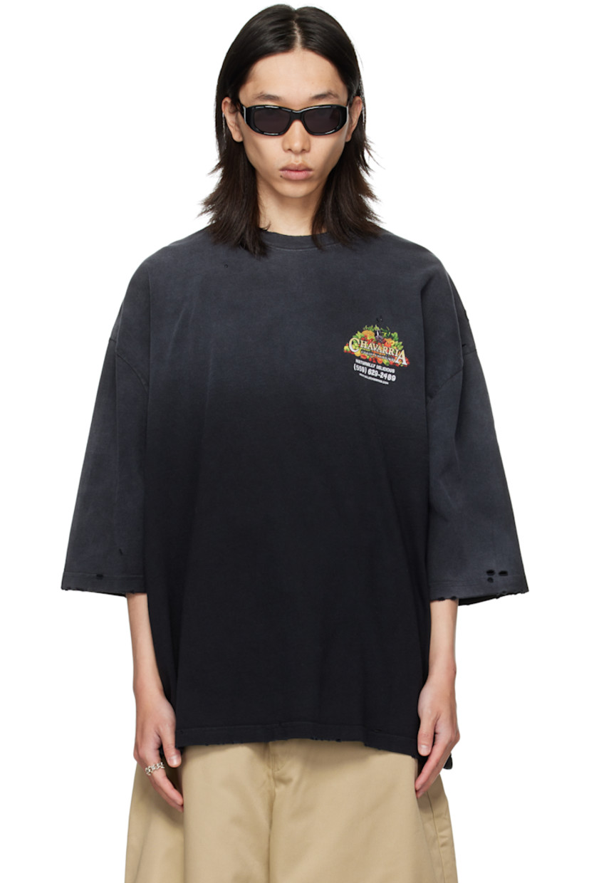Cotton jersey T-shirt. 

· Fading and subtle distressing throughout 
· Rib-knit crewneck
· Logo graphic and text printed at chest and back
· Dropped shoulders

Supplier color: Black