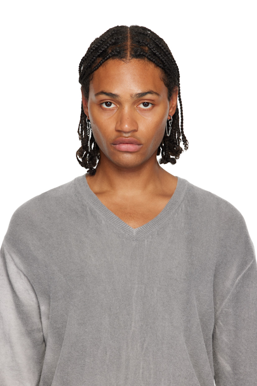 Pair of handcrafted and mismatched drop earrings in palladium-plated brass.

· Curb chain at drop 
· Post-stud fastening 
· H2.5" x W0.5"; H1.75" x W0.5"

Supplier color: Palladium