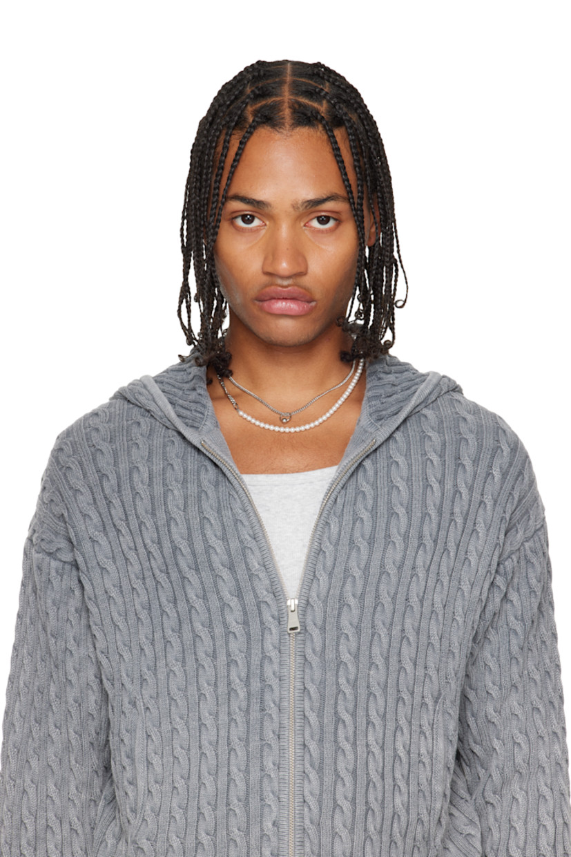 Handcrafted tiered curb and figaro chain necklace in palladium-plated brass.

· Sliding hoop at front
 · Faux-pearls at length
· Logo plaque at spring-ring fastening 
· L17"

Supplier color: Palladium