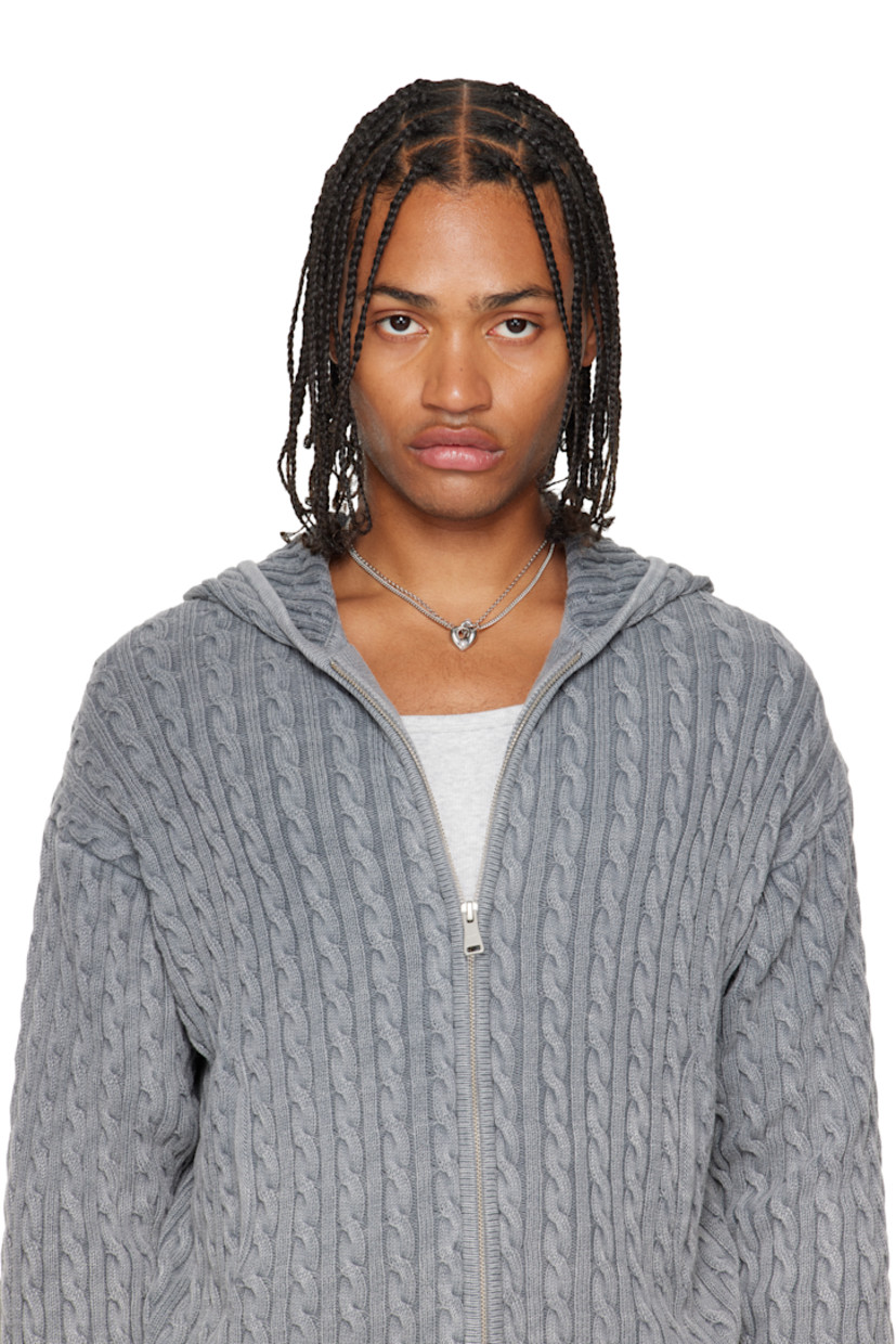 Handcrafted curb chain necklace in palladium-plated brass.

· Detachable cable chain at length
· Graphic charm and charm with faux-pearls at drop
· Logo plaque at spring-ring fastening 
· L17.5"

Supplier color: Palladium
