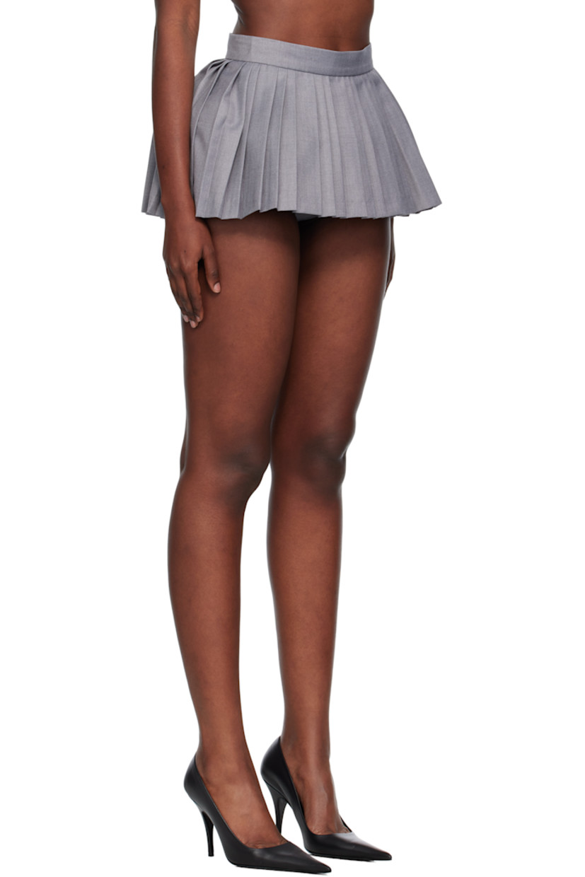 Flannel skort.

· Knife pleats throughout
· Button and zip closure at side seam

Supplier color: Lgr